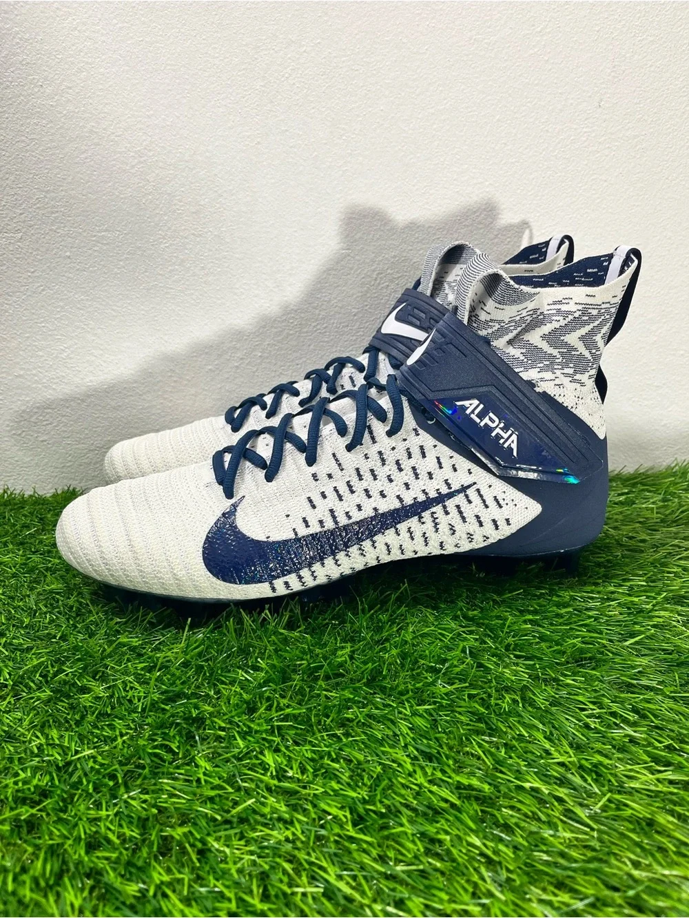 Nike Alpha Menace Elite 2 Flyknit Football Cleats Men’s Size 13 BV2077-101